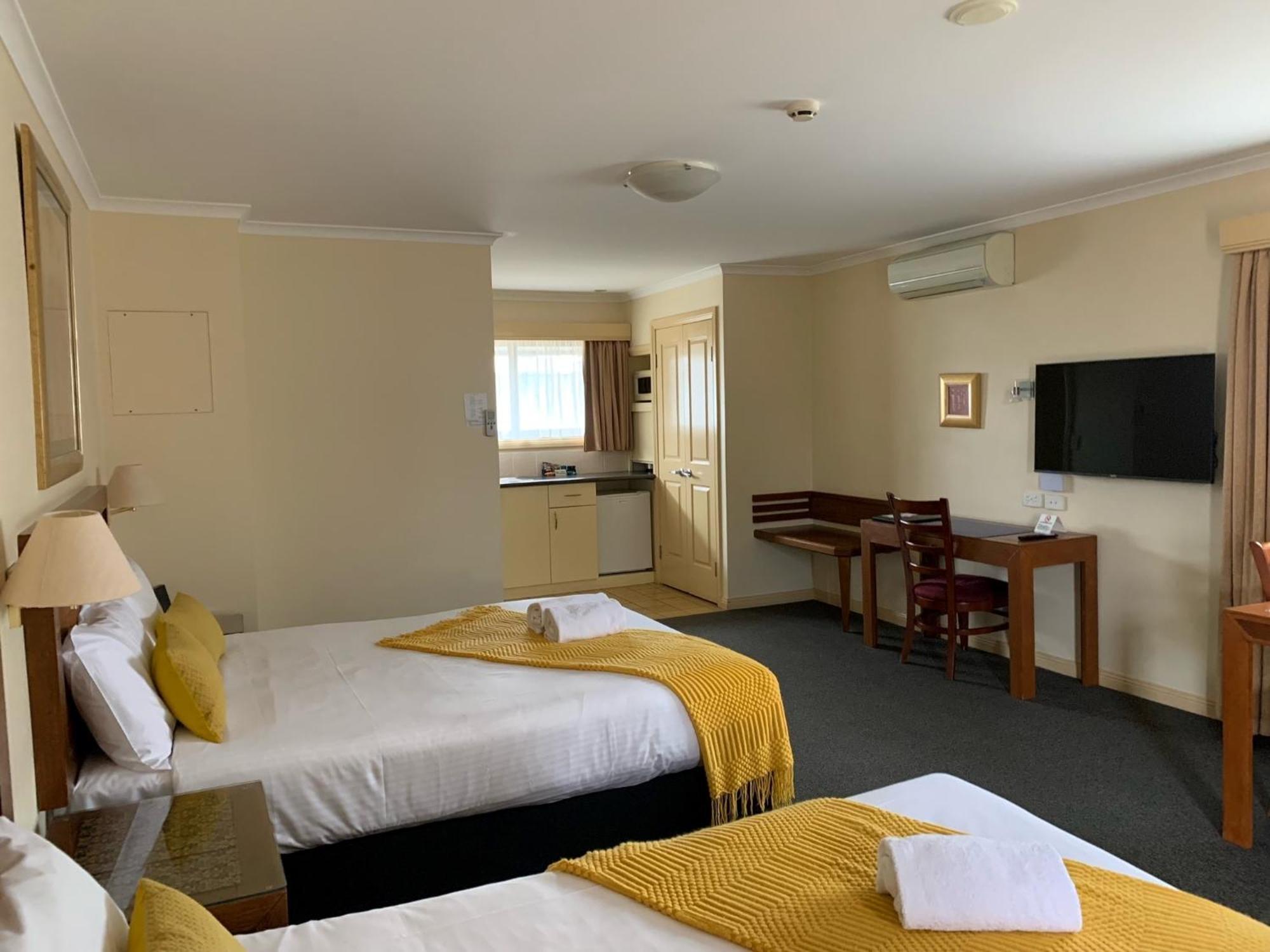 Armidale Pines Motel Exterior photo